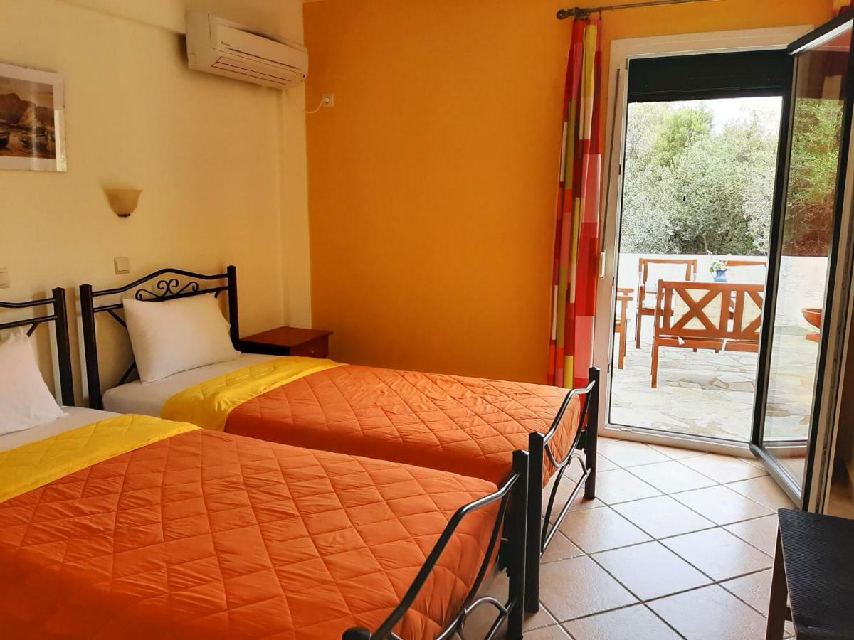 Marina Apartments Kokkari Extérieur photo